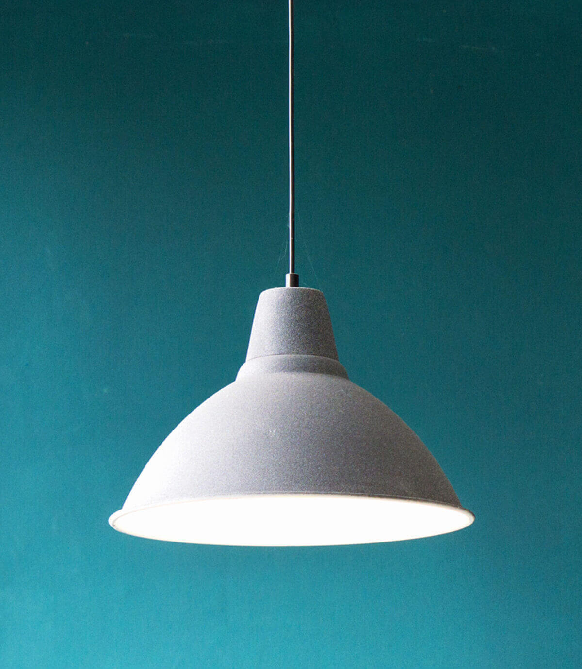 Diagram showing the process of extracting information from SEC filings and transforming it into a knowledge graph